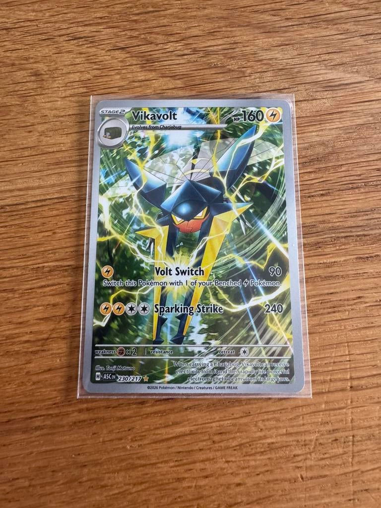 Pokemon Vikavolt 230/217 Ascended Heroes, Ophalen of Verzenden, Nieuw, Losse kaart