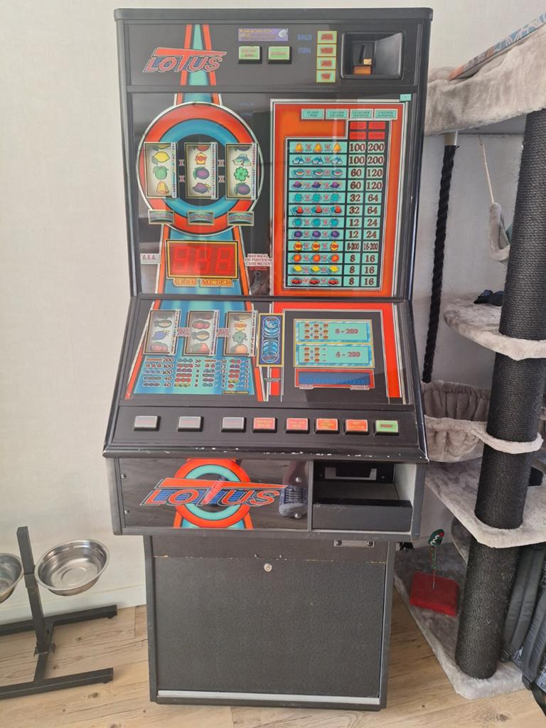 Lotus Gokkast - Perfect Werkend, Inclusief Sleutels, 1993, Verzamelen, Automaten | Gokkasten en Fruitautomaten, Euro, Ophalen