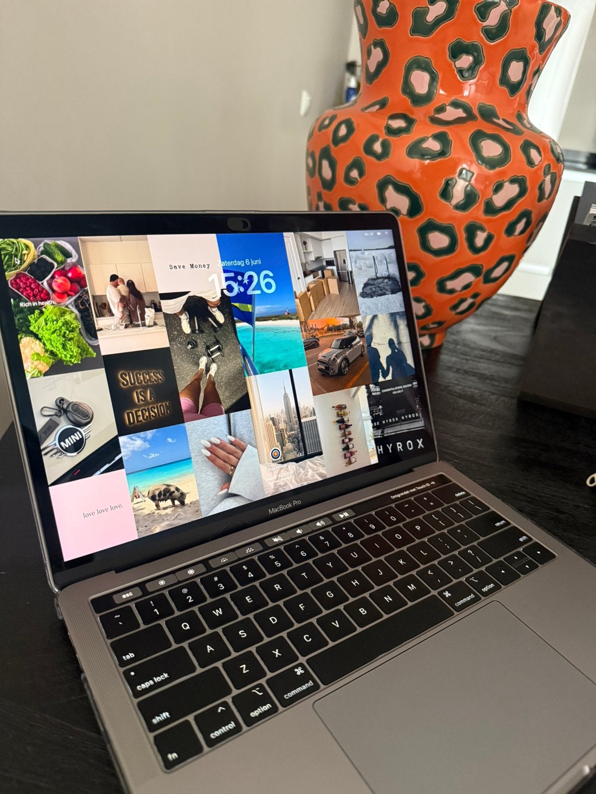 Apple macboom pro 2018, Computers en Software, Apple Macbooks, 256 GB, 2 tot 3 Ghz, Qwerty, 8 GB