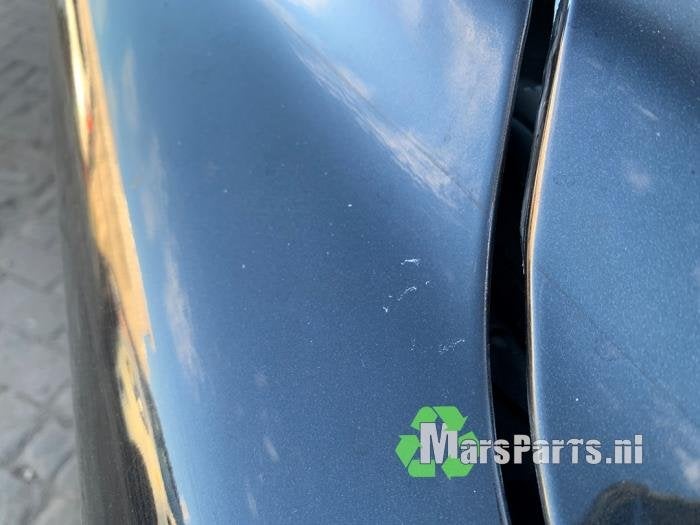 Scherm rechts-voor van een Volvo V70, Gebruikt, -, -, Ophalen of Verzenden