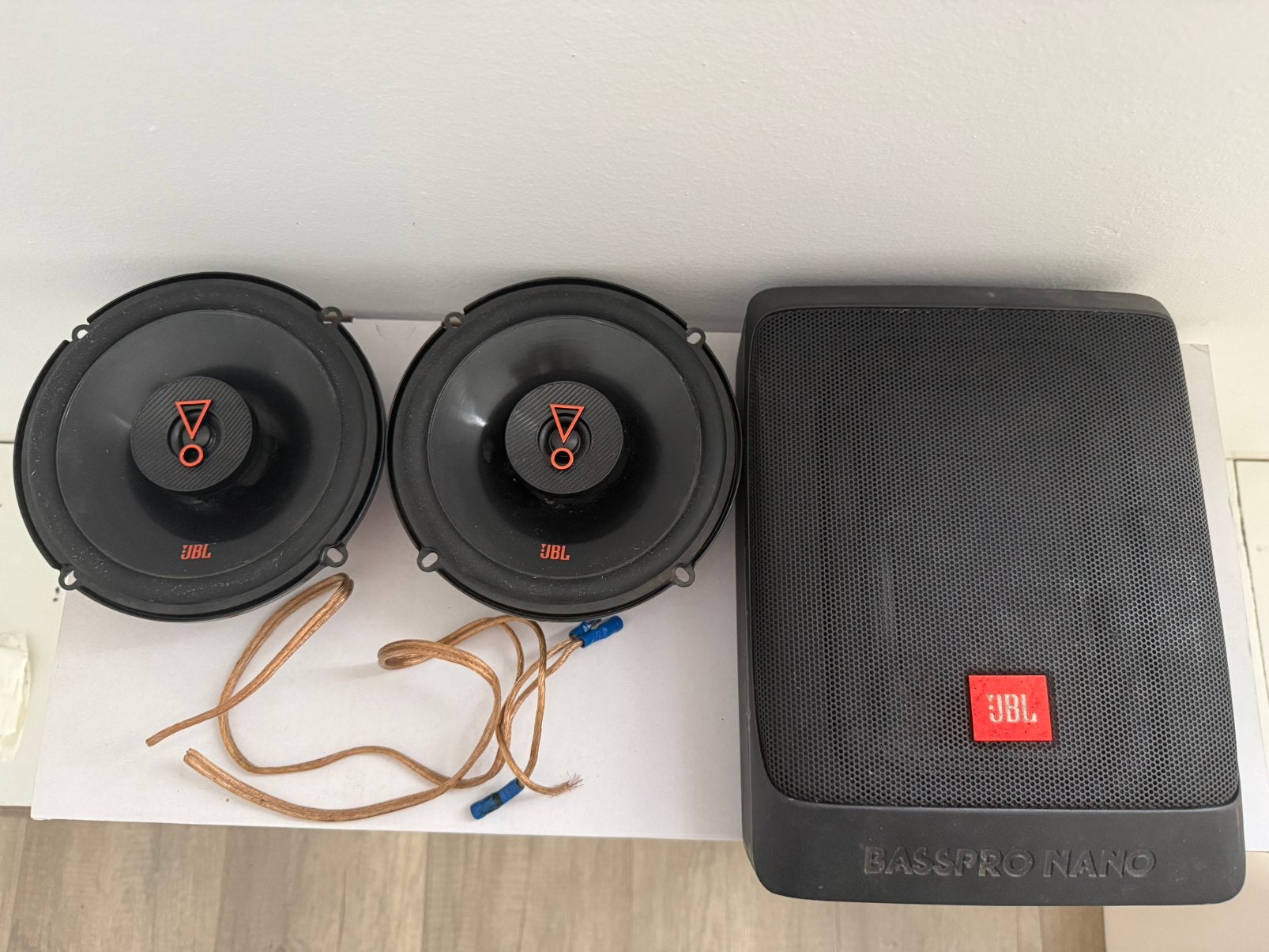 JBL BassPro Nano underseat sub + Stage3 627 speakers set, Auto diversen, Autospeakers, Ophalen of Verzenden, Zo goed als nieuw