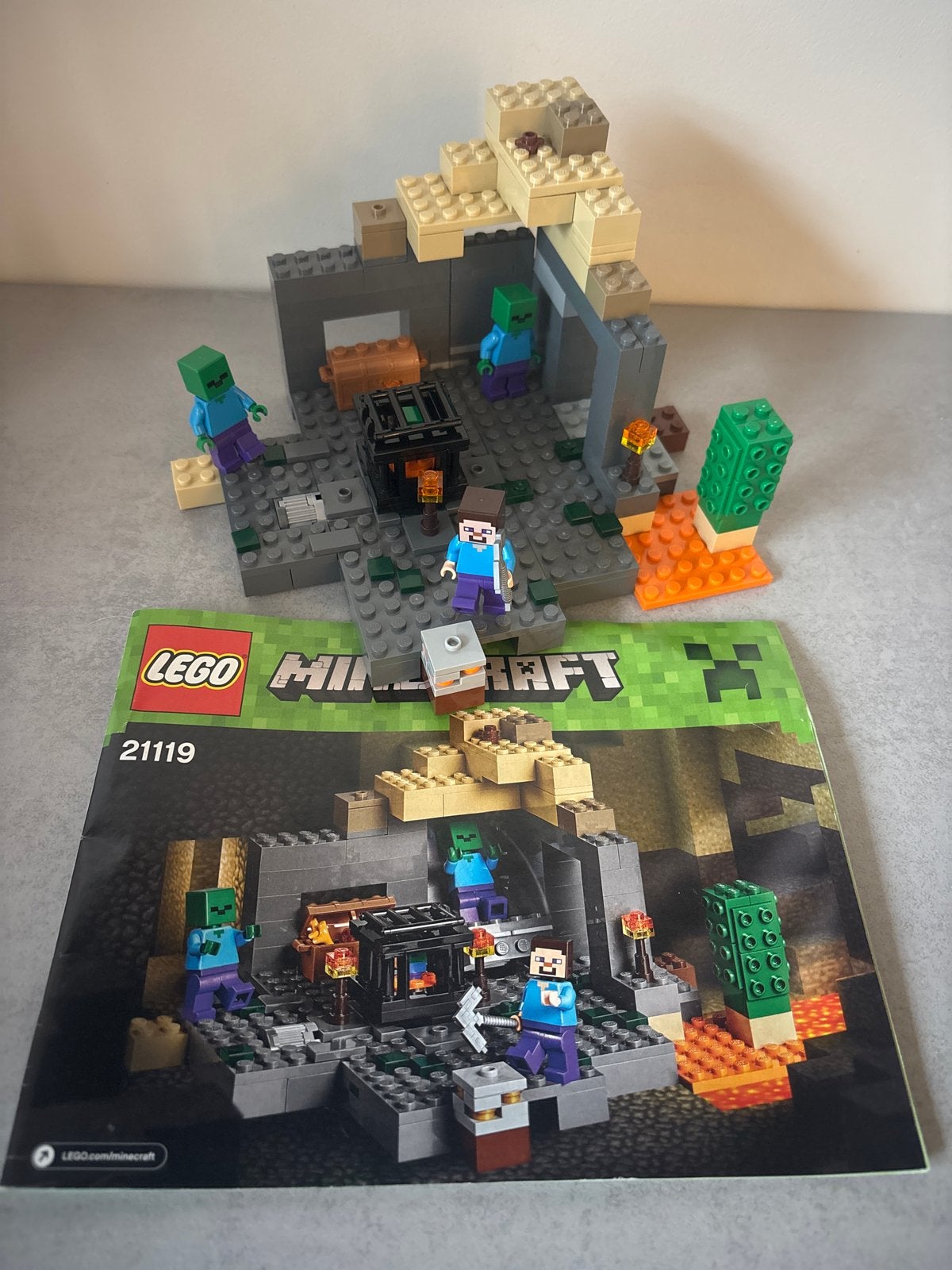 LEGO Minecraft 21119 De Dungeon - Compleet (licht grijs stee, Ophalen of Verzenden, Gebruikt, Overige merken