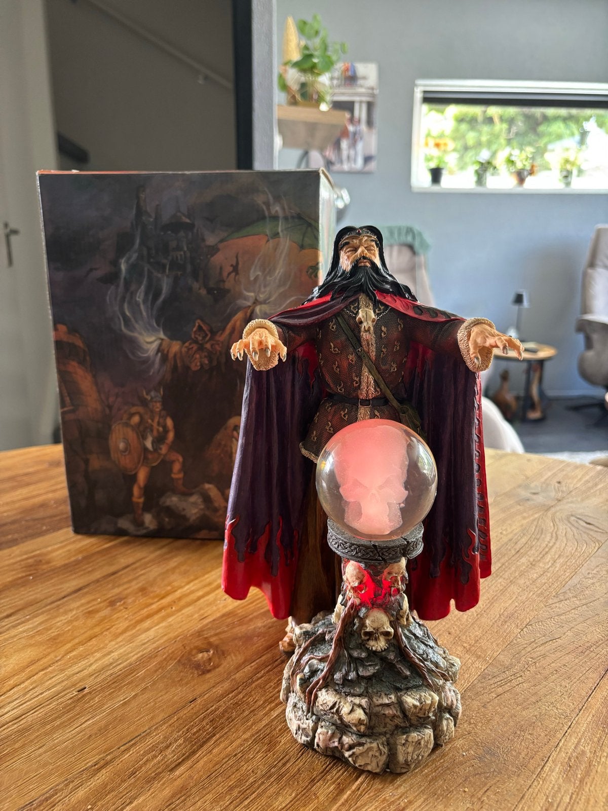 Fantasy Tovenaar Beeld met Lichtgevende Bol, Ophalen of Verzenden, Nieuw, Fantasy
