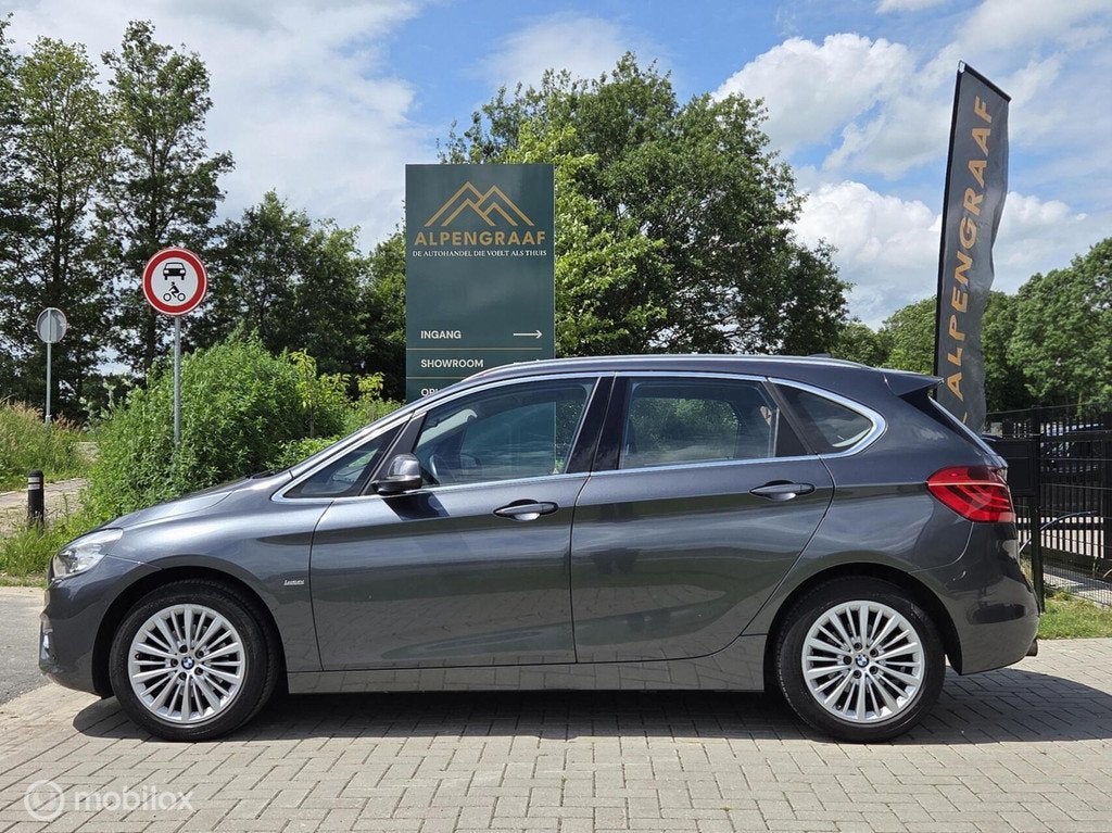 BMW 2-serie Active Tourer 218i Luxury High Executive HUD|LED, Auto's, BMW, 1345 kg, 136 pk, Gebruikt, Euro 6