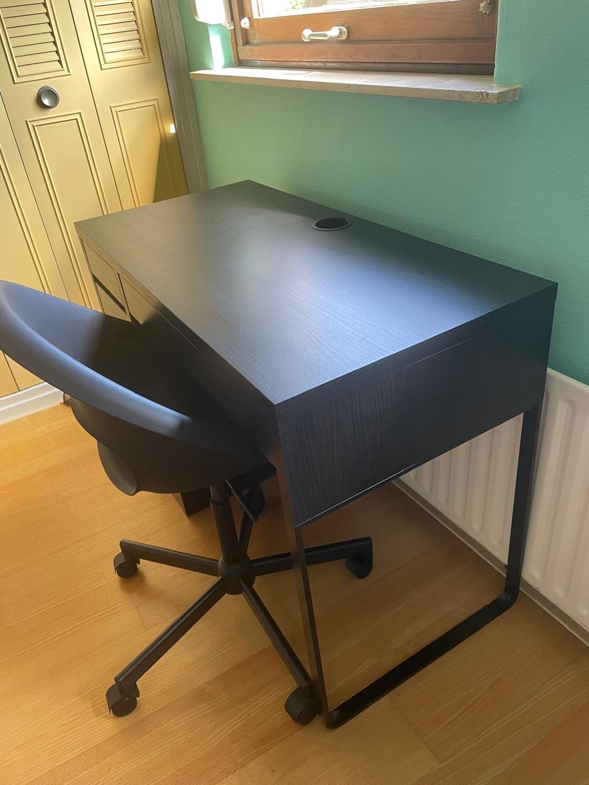 Zwart bureau met lades en opbergruimte, Huis en Inrichting, Bureaus, Ophalen, Zwart, Gebruikt, Met lades