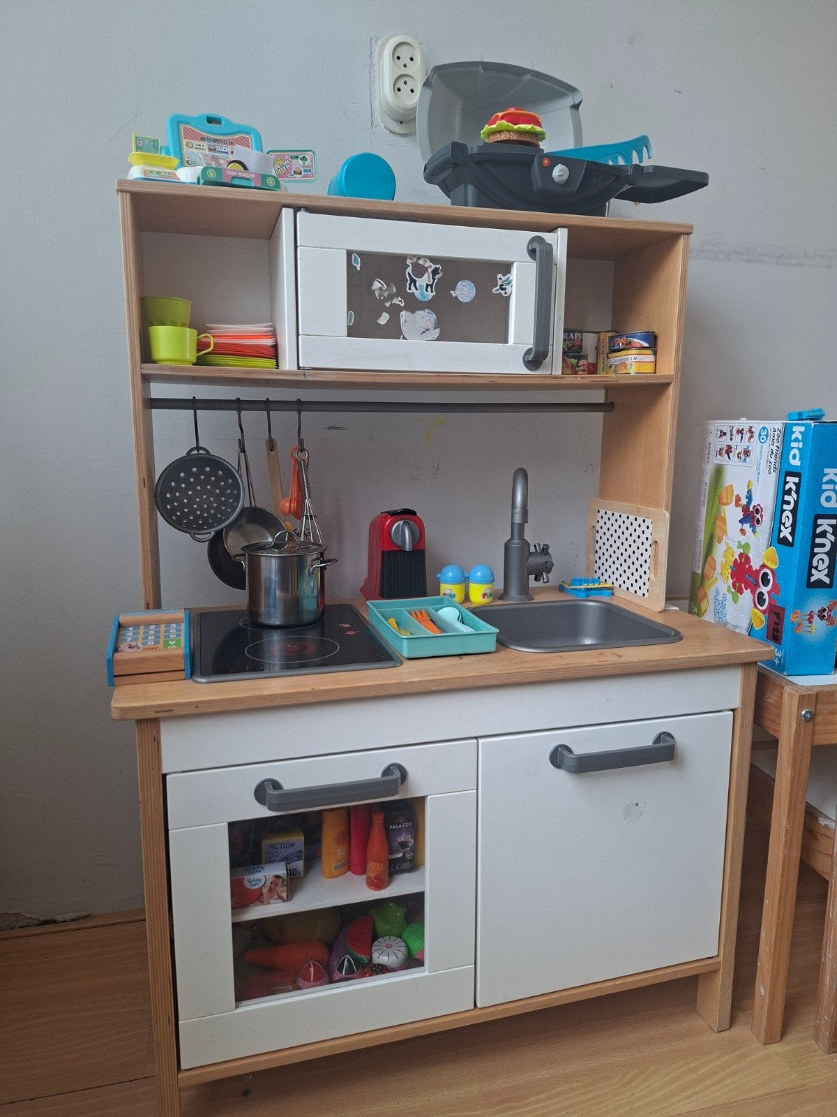 Houten speelkeuken met accessoires, Kinderen en Baby's, Speelgoed | Educatief en Creatief, Ophalen, Gebruikt, Knutselen