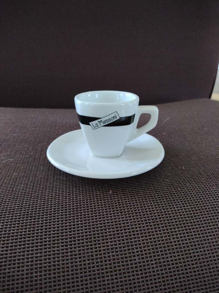 6 espressokopjes met schotel, Huis en Inrichting, Keuken | Servies, Nieuw, Ophalen of Verzenden, Overige stijlen, Kop(pen) en/of Schotel(s)