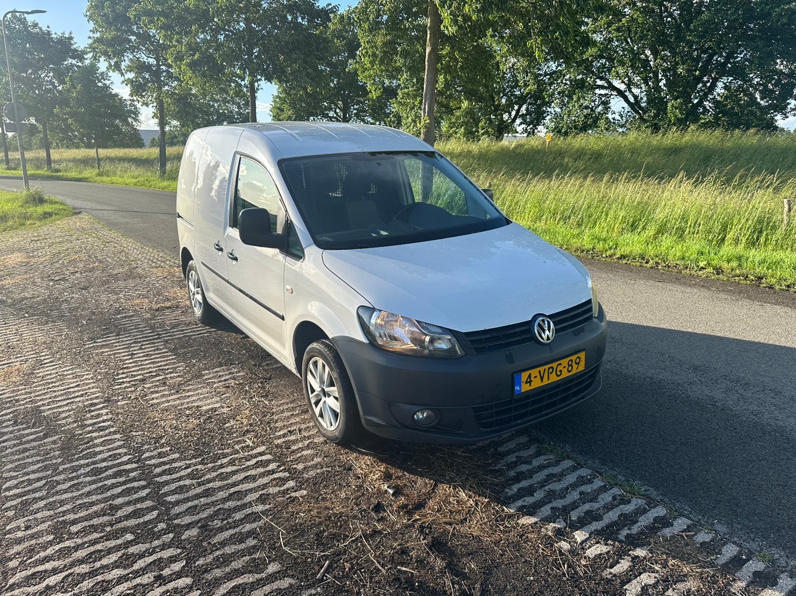 Volkswagen Caddy 1.6 TDI, Voorwielaandrijving, Euro 5, Stof, Zwart