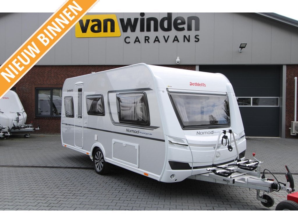 Dethleffs Nomad Avantgarde 460 EL Voortent-Mover-Fietsenrek, Caravans en Kamperen, Standaardzit, Bedrijf, Tot en met 3, Ringverwarming