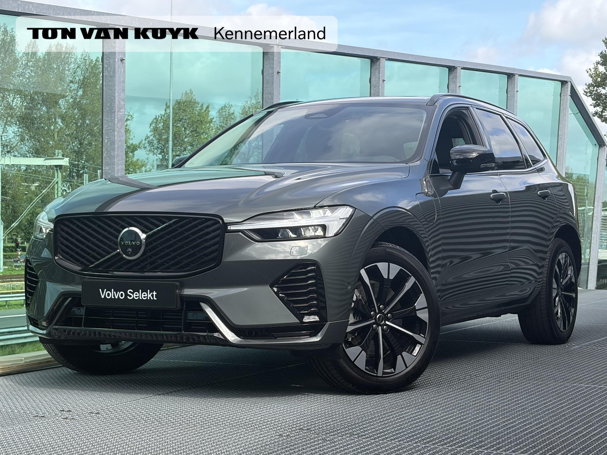 Volvo XC60 2.0 T6 Plug-in hybrid AWD Ultra Dark PHEV Automaa, Auto's, Automaat, Gebruikt, 4 cilinders, 180 min
