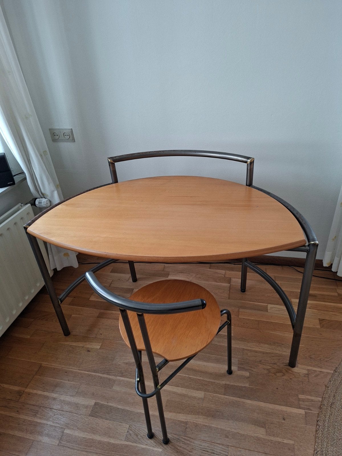 Tafel met bijpassende stoel / bureau, Ophalen