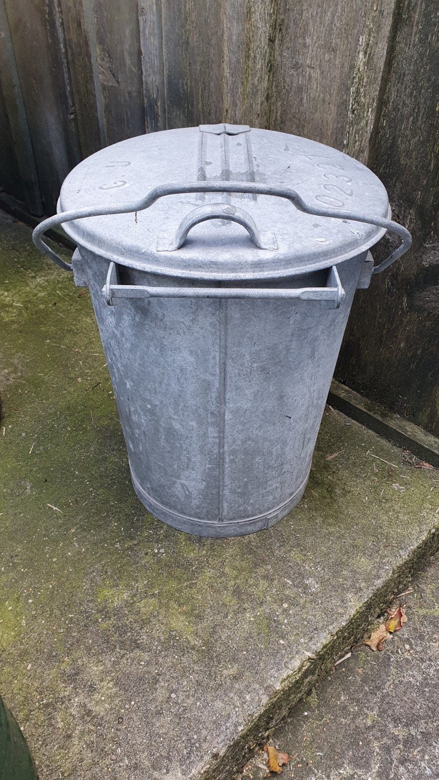 Retro metalen afvalemmer met deksel, 50 – 75, Gebruikt, Ophalen of Verzenden, 20 tot 30 liter