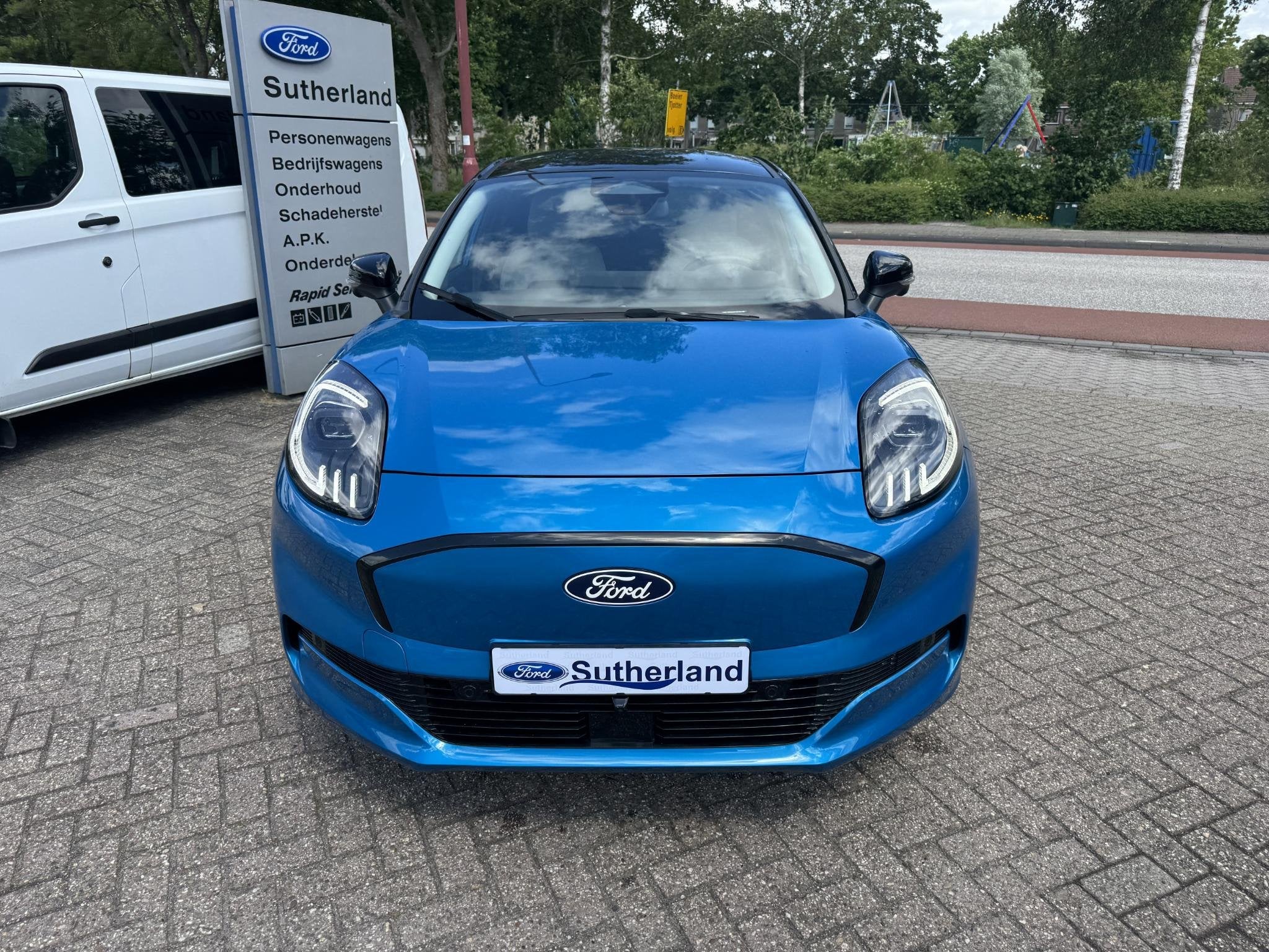 Ford Puma Gen-E Premium 44 kWh 168pk | Driver Assistance Pac, Blauw, Leder en Stof, 44 kWh, Geïmporteerd