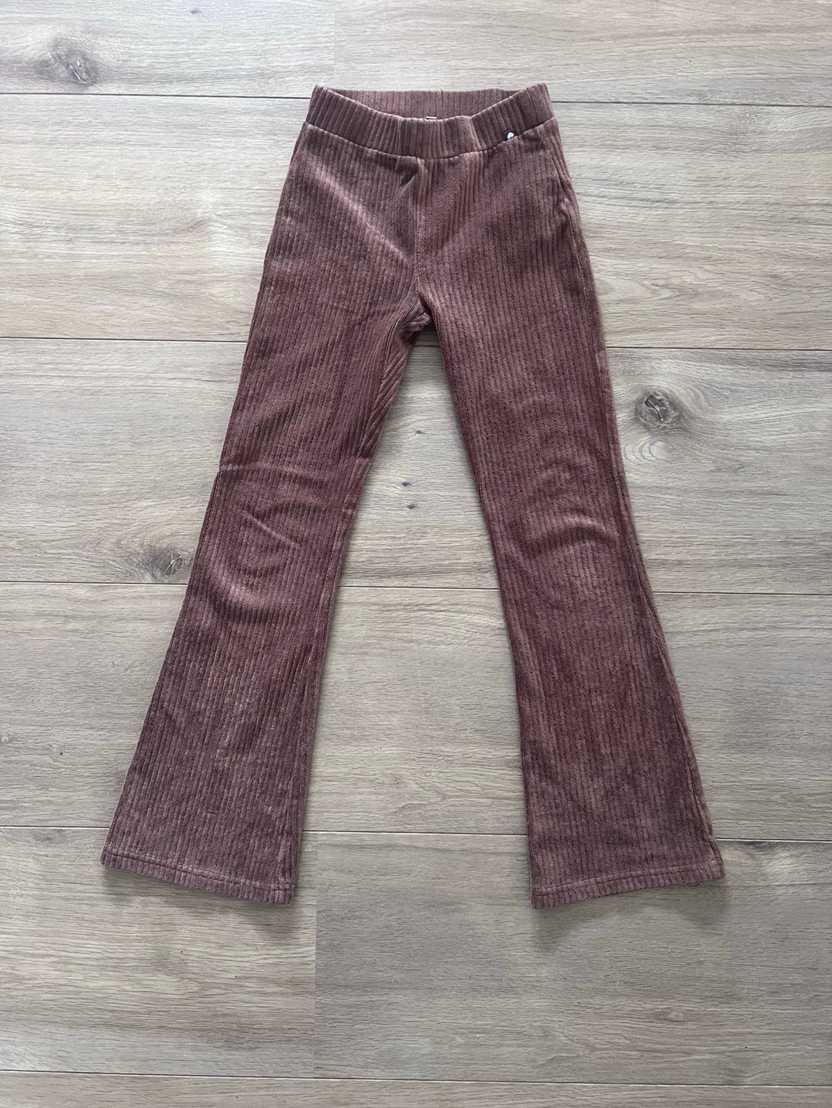 Flared broek 134, Ophalen of Verzenden, Zo goed als nieuw, Meisje, Broek