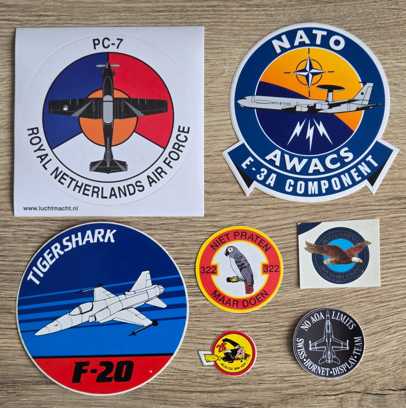 Luchtmacht stickers: KLu, Nato, Zwitserland, USA en meer, Verzamelen, Stickers, Ophalen of Verzenden, Zo goed als nieuw, Bedrijf of Vereniging