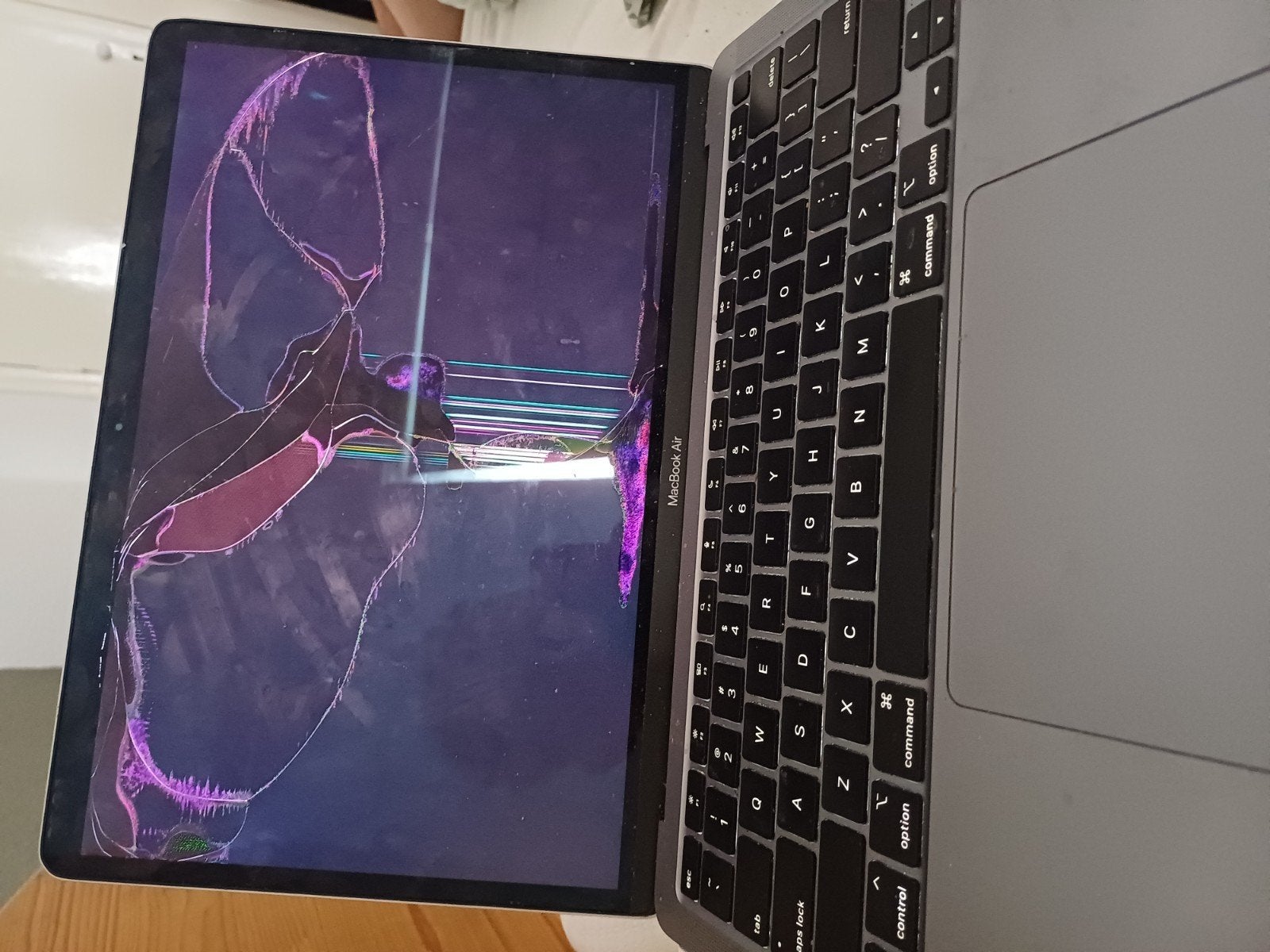 Macbook air A2337 (2020) kapot scherm, Ophalen, 13 inch, MacBook Air, Minder dan 2 Ghz