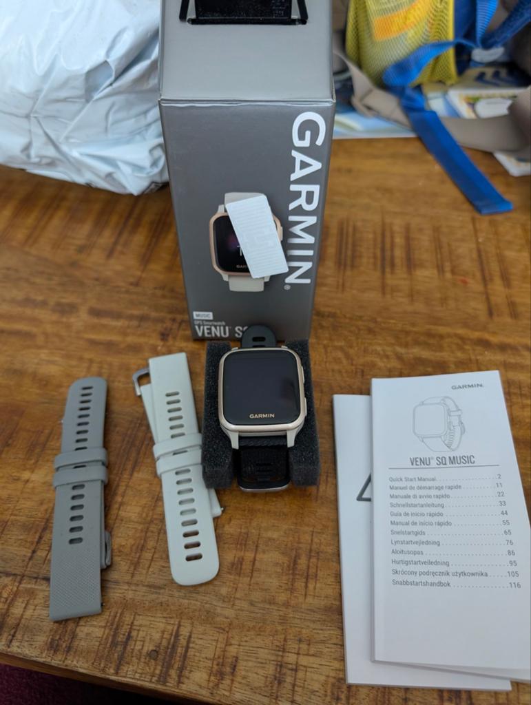 Garmin Venu SQ smartwatch met 2 extra bandjes, Gebruikt, Zwart, Ophalen of Verzenden, Garmin Venu SQ