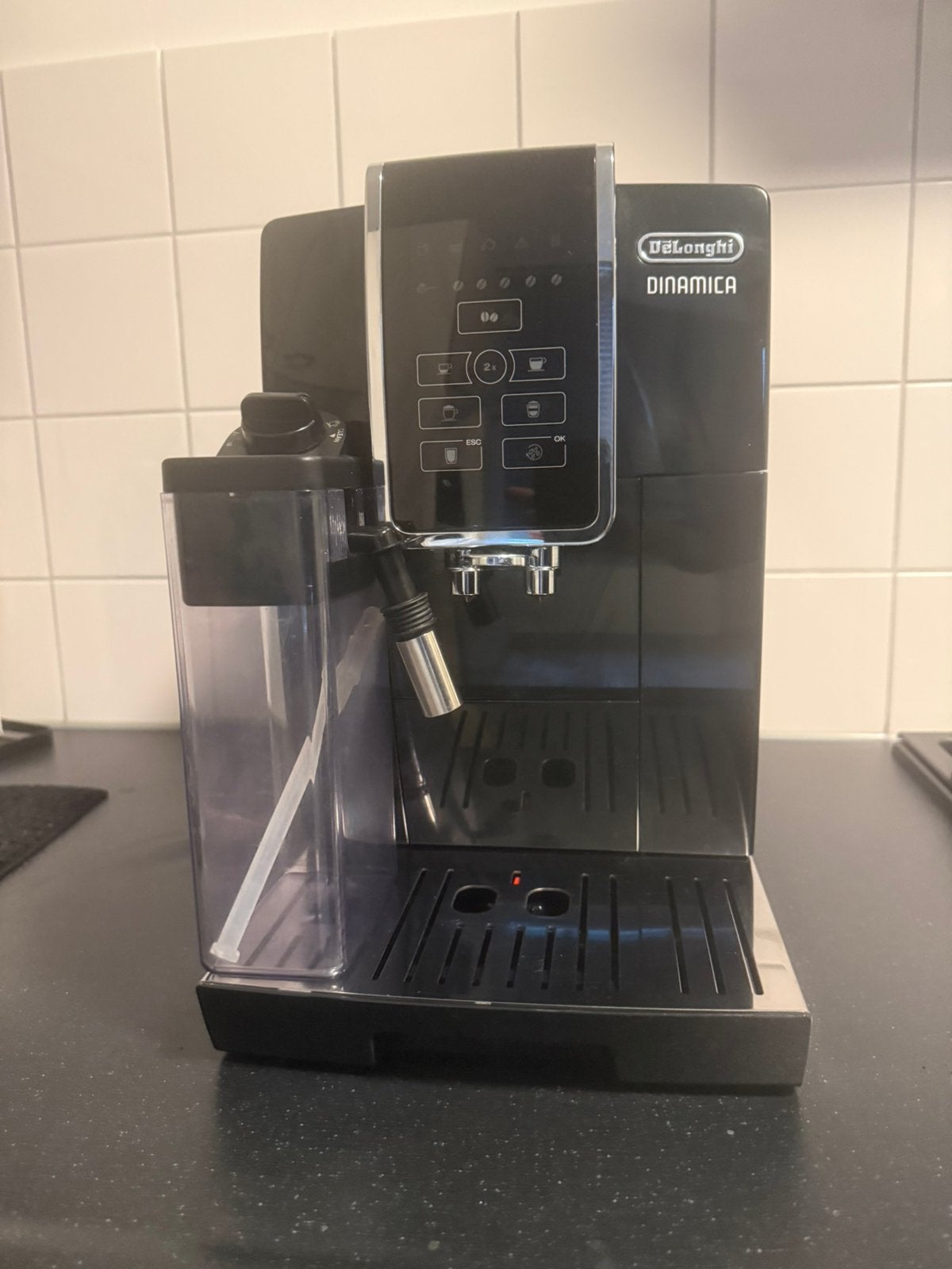 De’Longhi Dinamica Volautomatische espressomachine - Zwart, Ophalen, Zo goed als nieuw, Koffiemachine