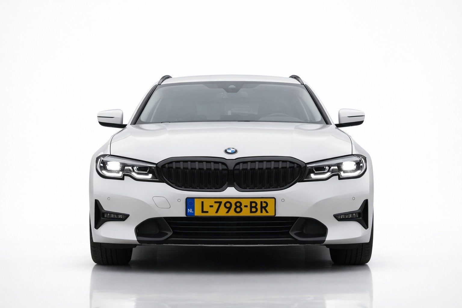BMW 3-serie Touring 318i High Executive Sport Line | TREKHAA, Automaat, 1998 cc, Achterwielaandrijving, Gebruikt