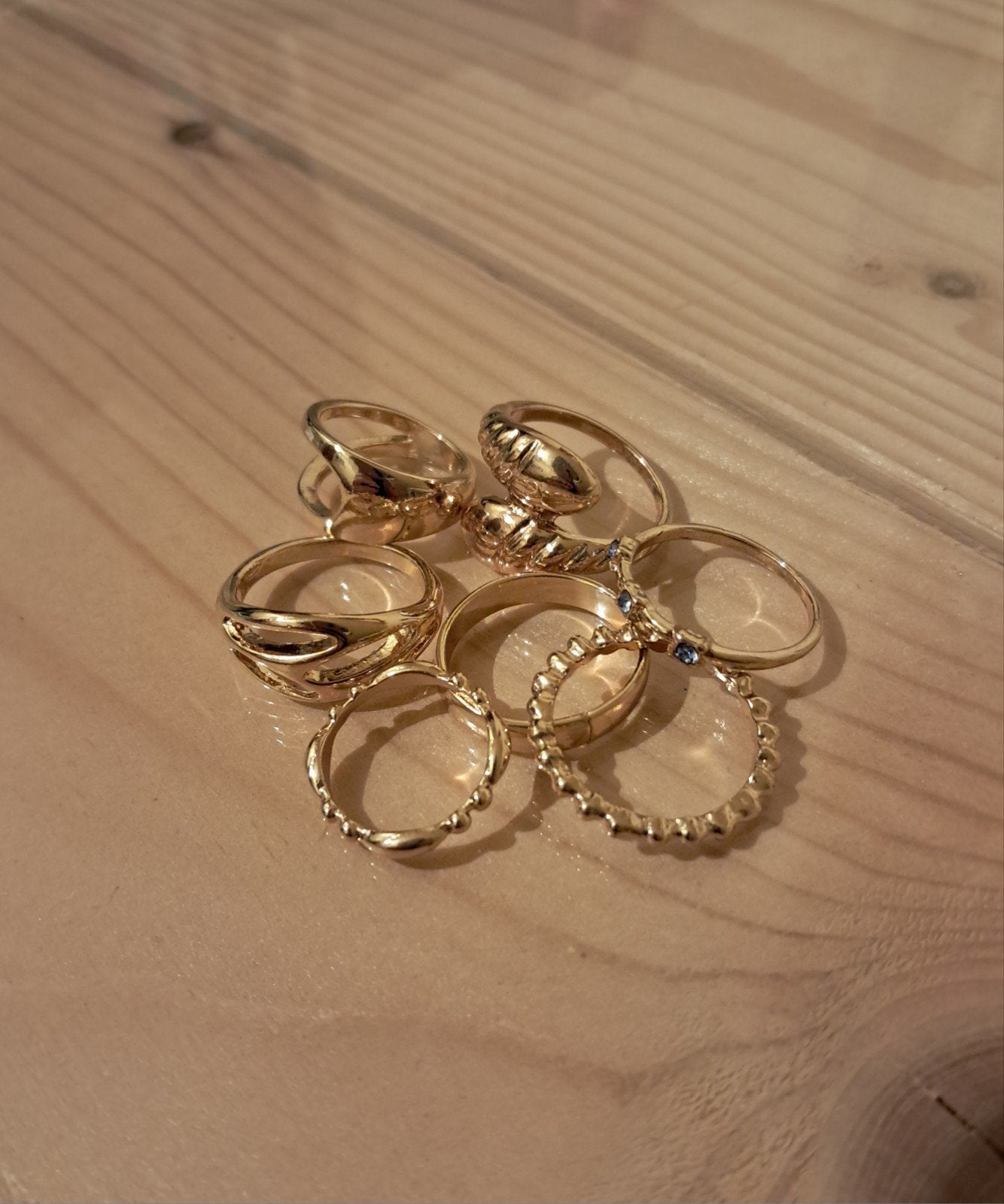 7 mooie goud kleurige ringen, Sieraden, Tassen en Uiterlijk, Overige materialen, Ophalen of Verzenden, Zo goed als nieuw, Dame