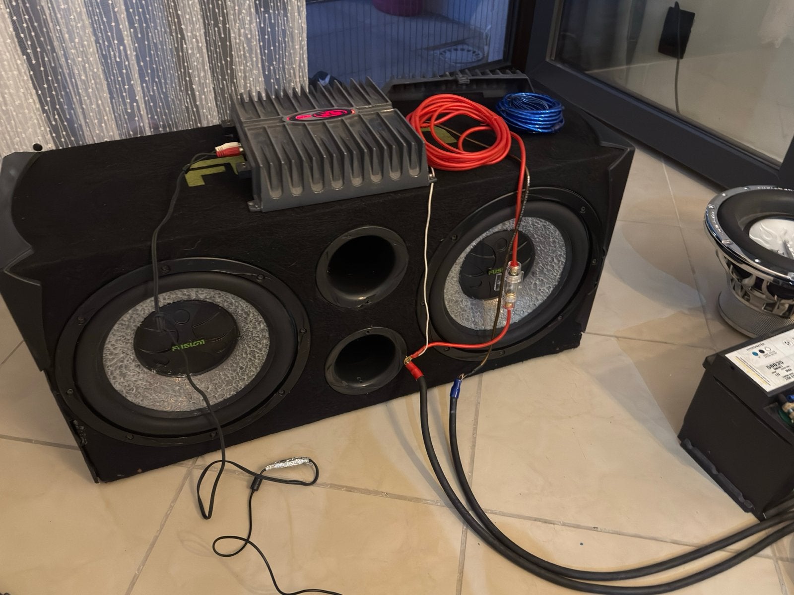 Fusion Subwoofer met 1500W Versterker (Rockford Mono), Ophalen of Verzenden, Gebruikt