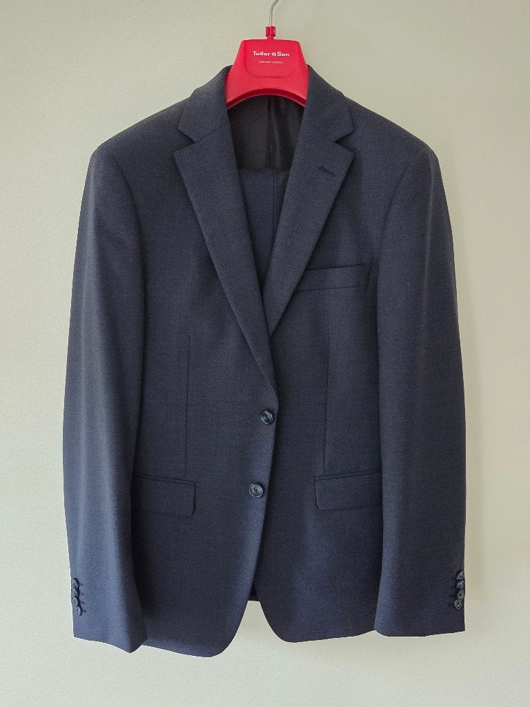 Tailor & son maatpak blauw 46, Kleding | Heren, Kostuums en Colberts, Blauw, Ophalen of Verzenden, Zo goed als nieuw, Tailor&Son