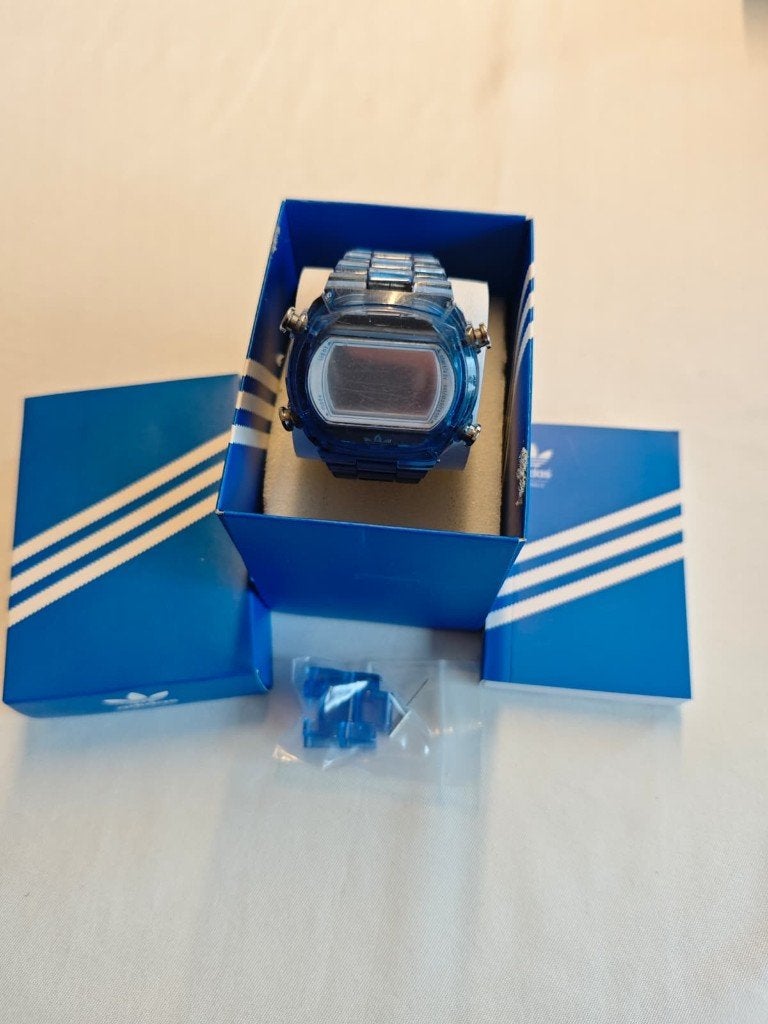 Retro Adidas Digitaal Unisex Horloge 43mm Transparant Blauw, Overige merken, Kunststof, Gebruikt, Polshorloge
