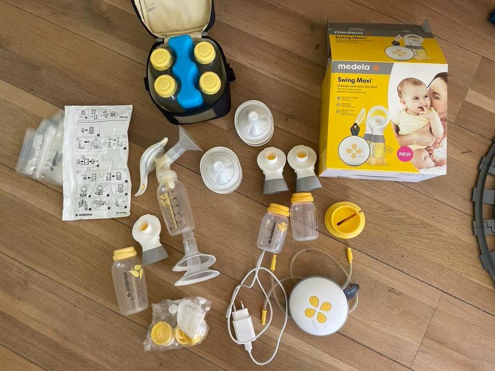 Medela Swing Maxi dubbele borstkolf + handkolf en koeltasje, Ophalen of Verzenden, Zo goed als nieuw, Borstkolf