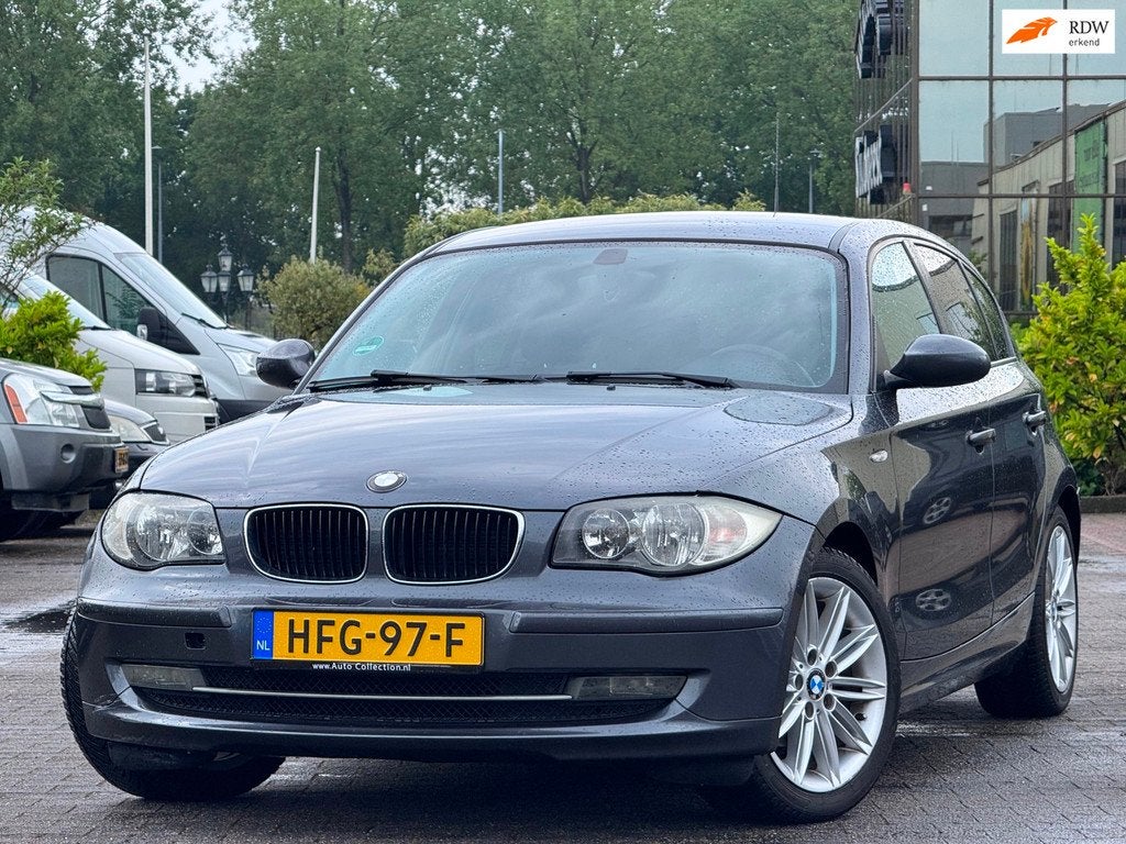 BMW 1-serie 116i High Executive | 17 inch | Airco | Stoelver, Auto's, 1-Serie, Gebruikt, 4 cilinders, 4 stoelen