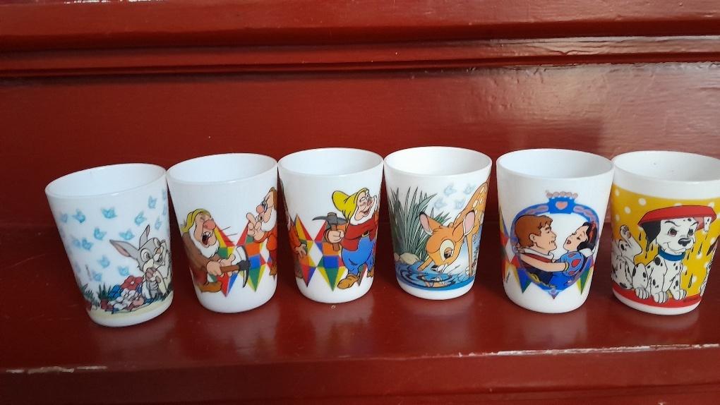 6 bekertjes disney figuren, Ophalen of Verzenden, Overige figuren, Gebruikt, Servies