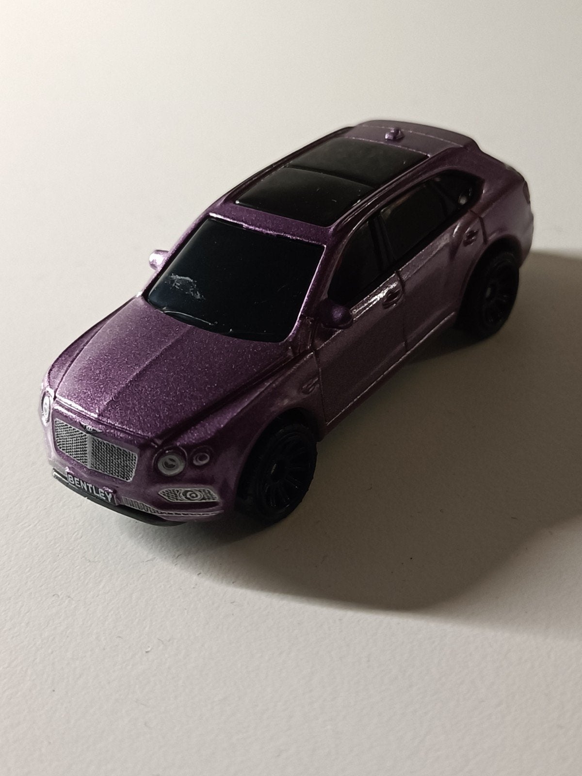 Matchbox Bentley Bentayga - Paars, Ophalen of Verzenden