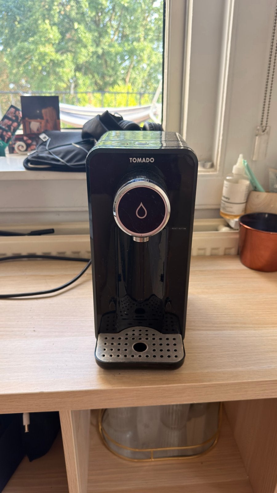 Tomado Heetwaterdispenser - Zwart, Witgoed en Apparatuur, Overige modellen, Overige typen, 10 kopjes of meer, Ophalen of Verzenden