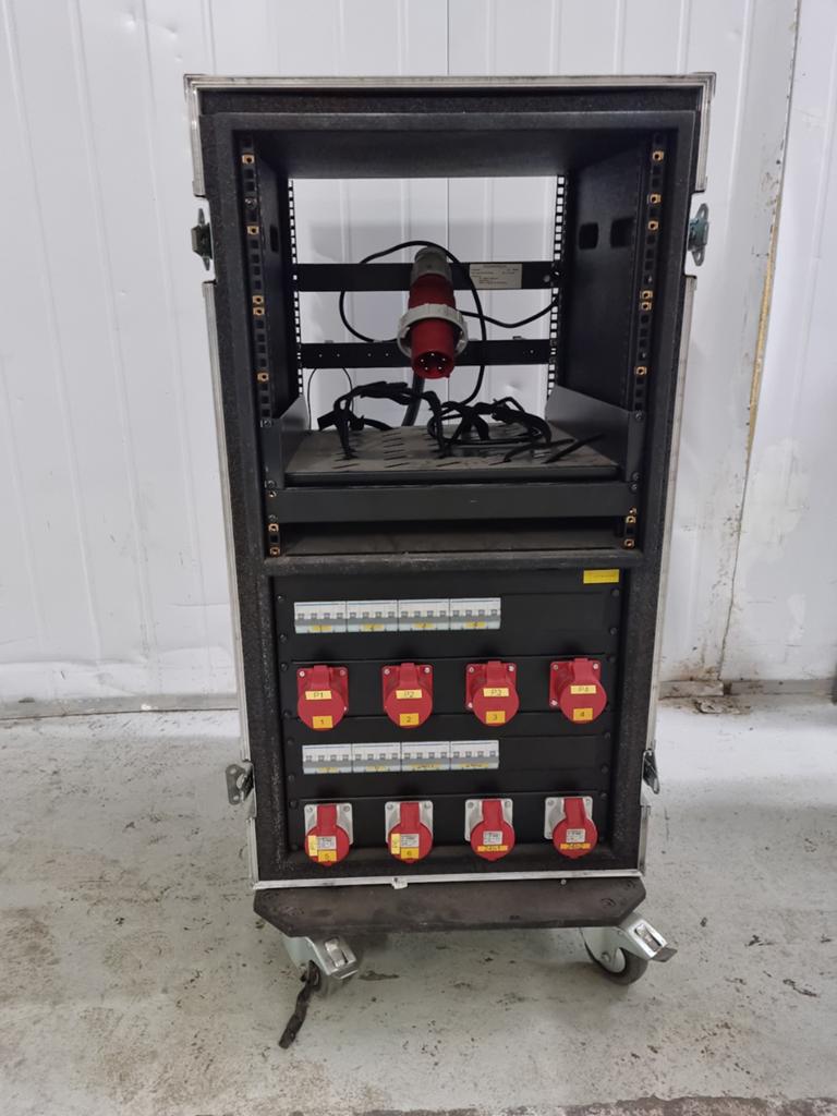 Flightcase 19 inch rek met stroomverdeling, Hobby en Vrije tijd, Elektronica-componenten, Ophalen