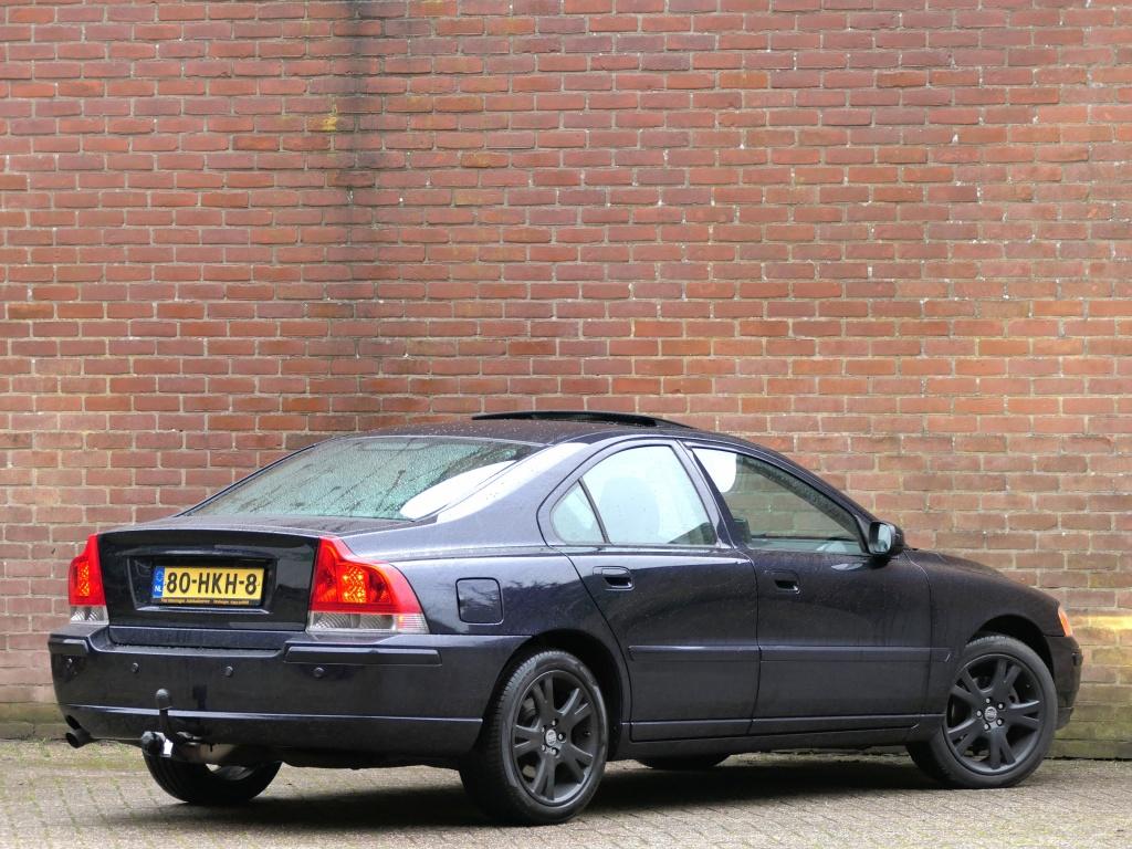 Volvo S60 2.4 Drivers Edition Schuifdak / Xenon / Trekhaak, Gebruikt, Blauw, S60, Automatische klimaatregeling