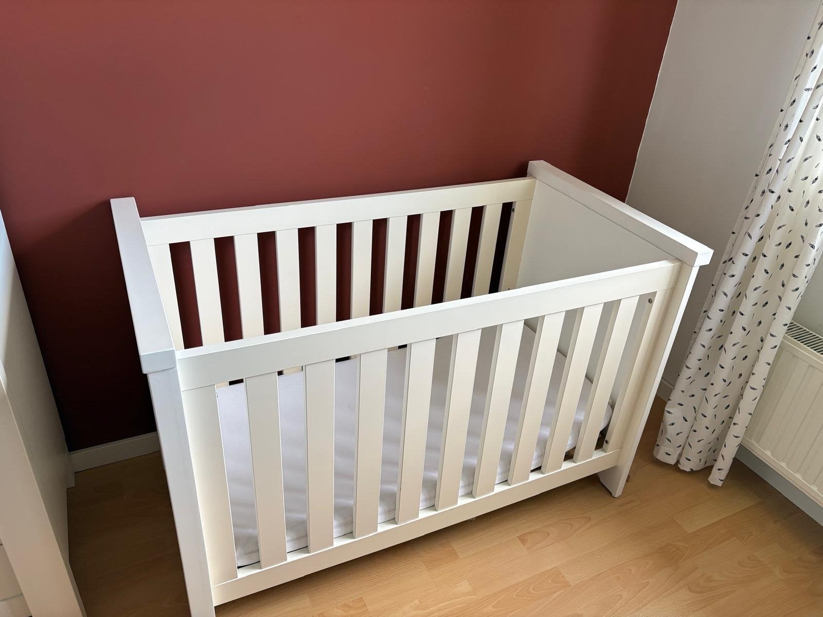 Ledikantje en commode TWF, Ophalen, Gebruikt, 70 tot 85 cm, 140 tot 160 cm
