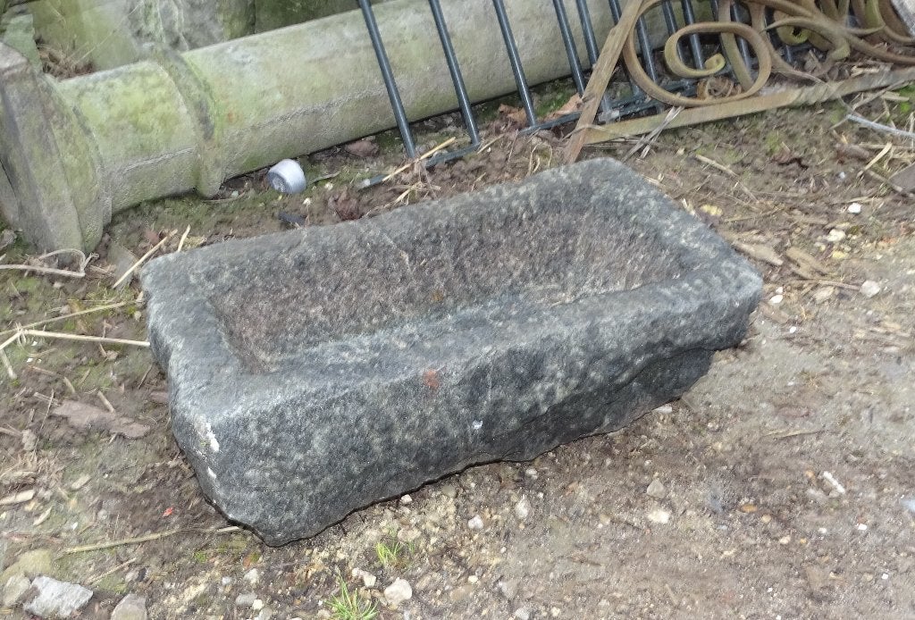 kleine stenen waterdichte trog waterbak drinkbak, Ophalen