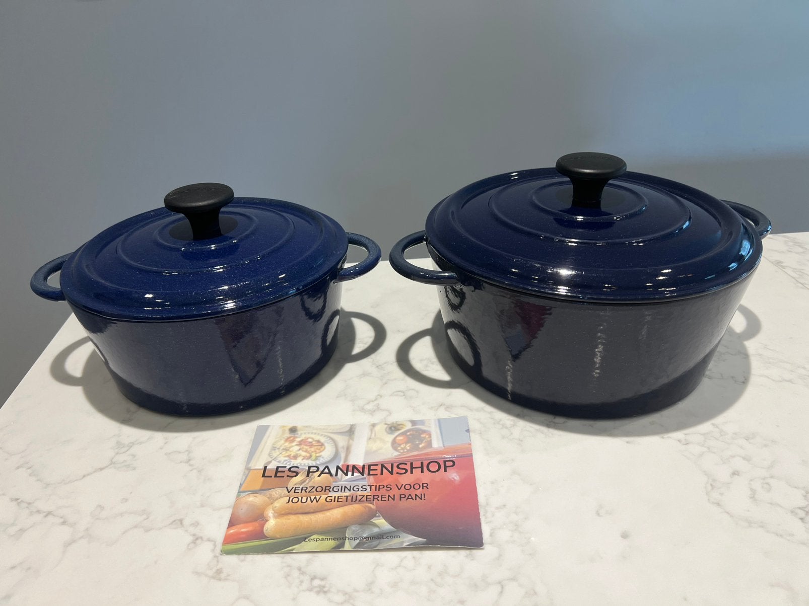 Nomar gietijzeren braadpannen Midnight Blue 20 & 24 cm, Gietijzer, Pannenset, Ophalen of Verzenden, Zo goed als nieuw