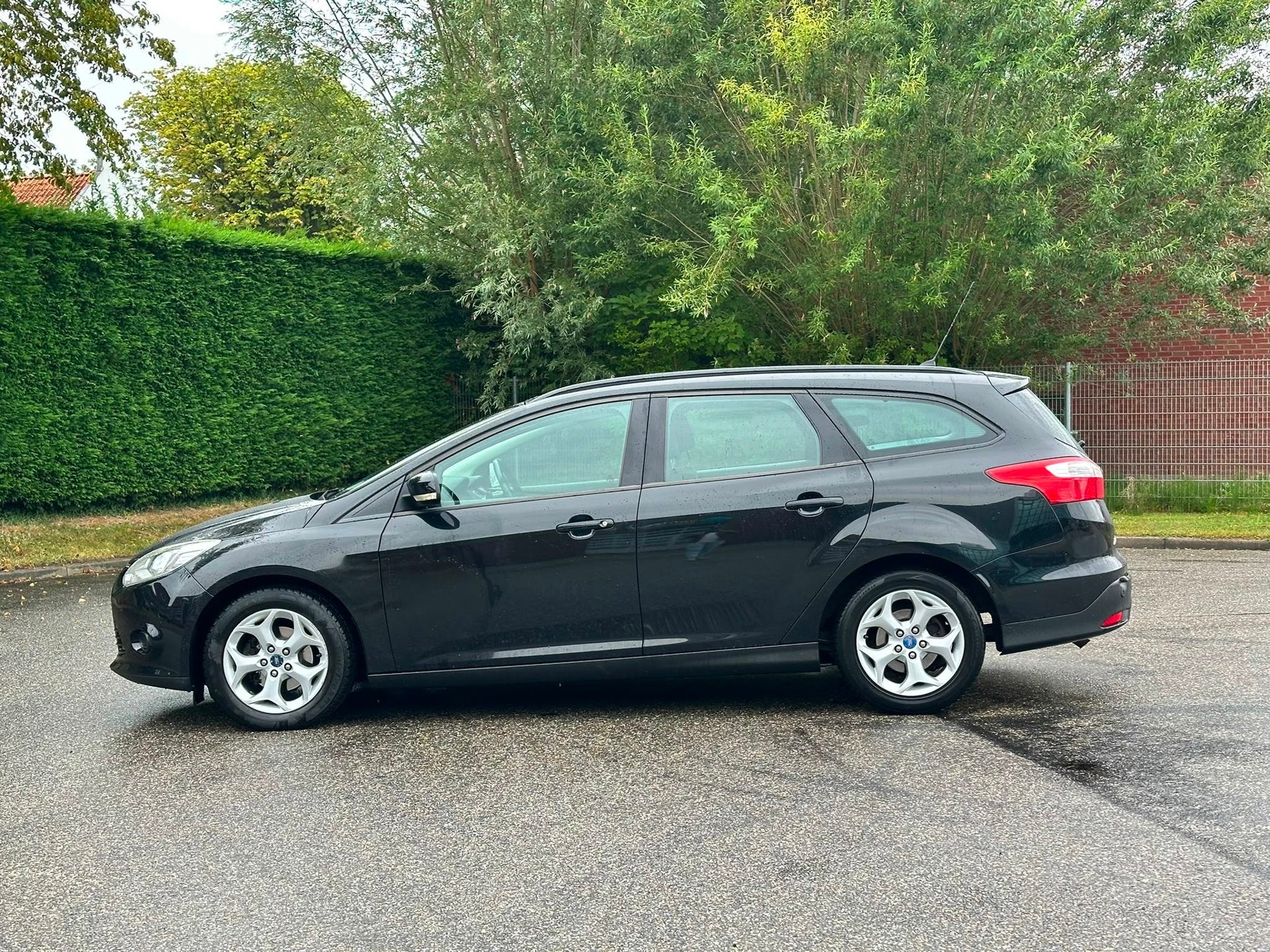 Ford Focus Wagon 1.0 EcoBoost Edition Navigatie*Cruise*Airco, 101 pk, Gebruikt, Zwart, Origineel Nederlands