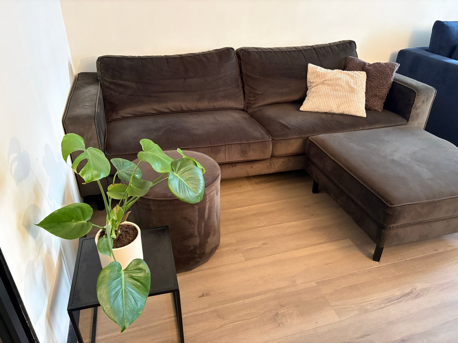 Woood 3-zits bank velvet groen met hocker en poef, Huis en Inrichting, Ophalen, Gebruikt, Driepersoons, 75 tot 100 cm