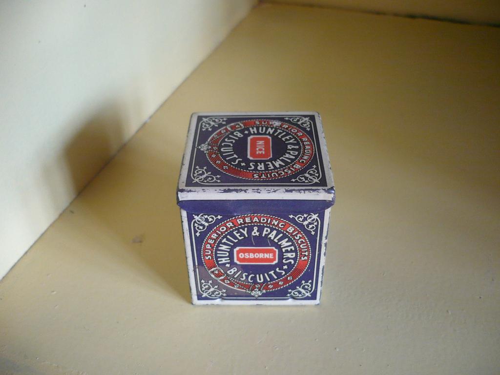 Mie18<> monster blikje huntley &amp; palmers biscuits, Verzamelen, Blikken, Verzenden, Zo goed als nieuw, Koek(jes), Overige merken