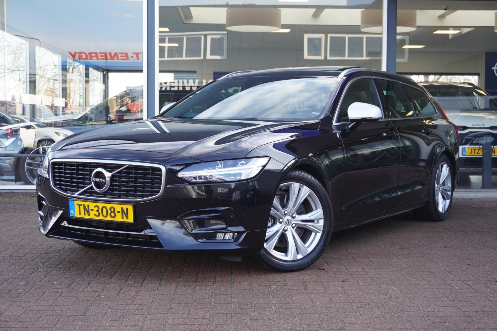 Volvo V90 2.0 T4 Business Sport R-Design | Automaat | Airco, Auto's, Volvo, 1969 cc, 93 €/maand, 750 kg, 5 stoelen
