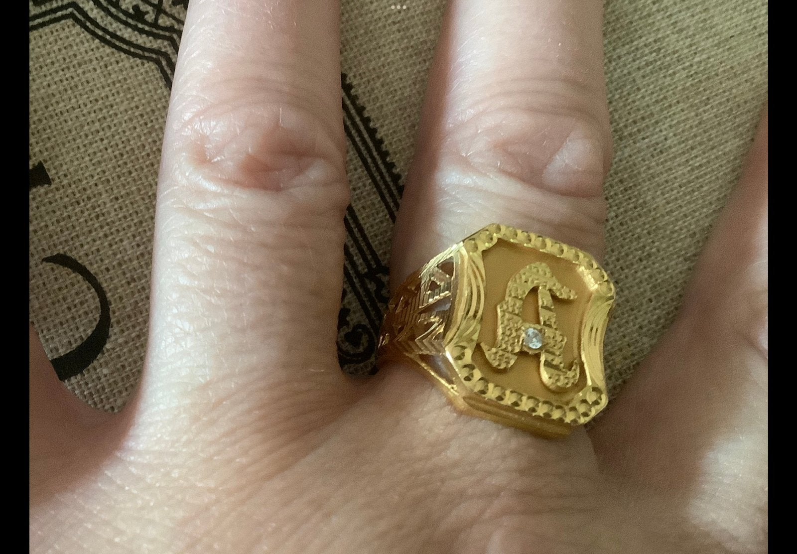 Vintage gouden Unieke ring letter A , Diamant , 22 kar 916, 18 tot 19, Verzenden, Zo goed als nieuw, Dame of Heer