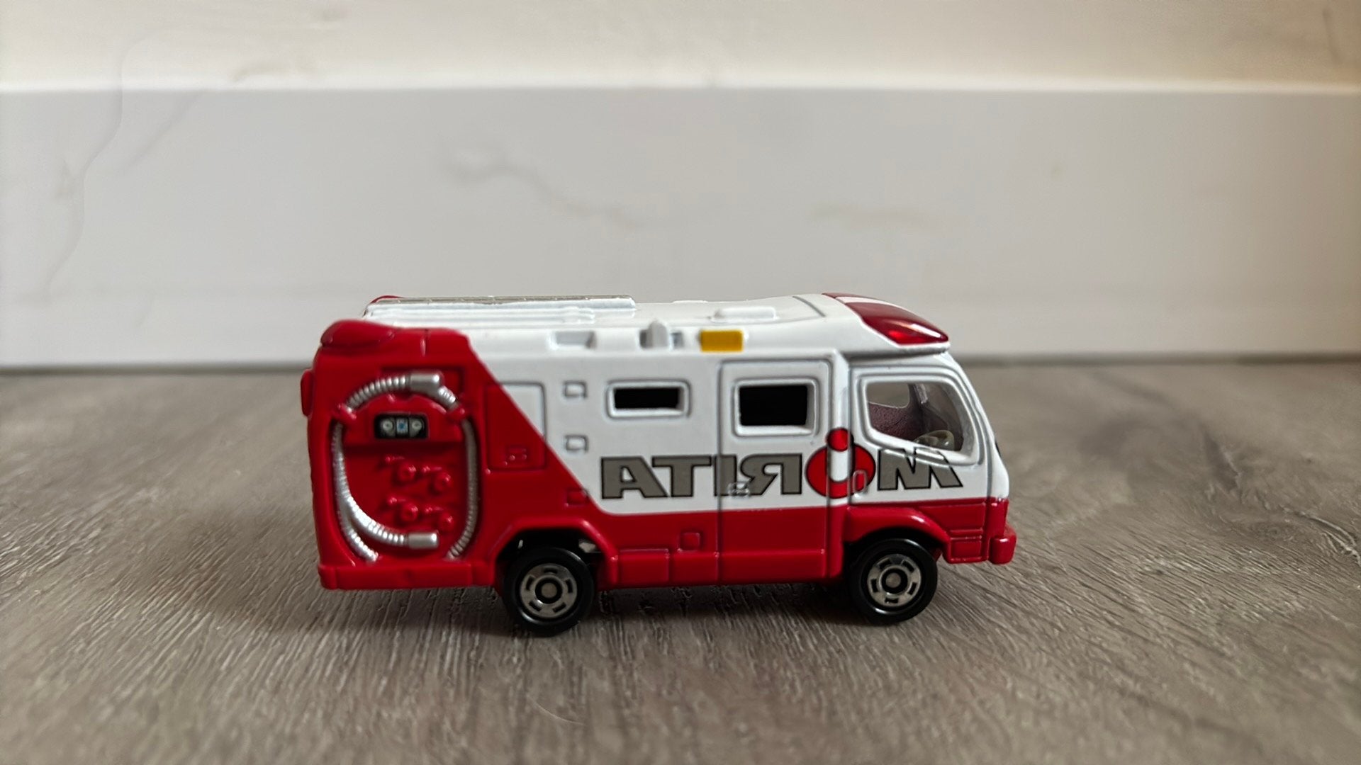 Japanse ambulance, Ophalen of Verzenden, Zo goed als nieuw, Auto