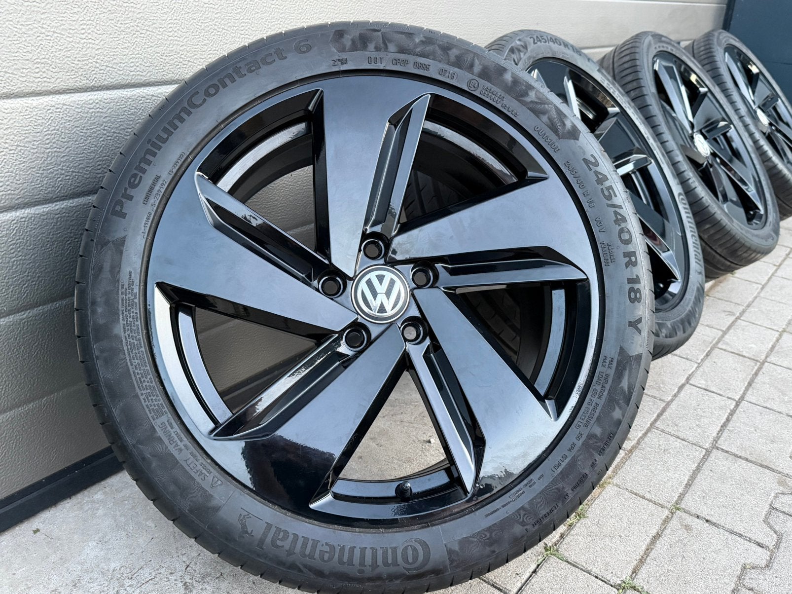 18” INCH VOLKSWAGEN GTI MILTON KEYNES GOLF 6 7 5x112 Zwart, 18 inch, Banden en Velgen, Ophalen of Verzenden, Zomerbanden