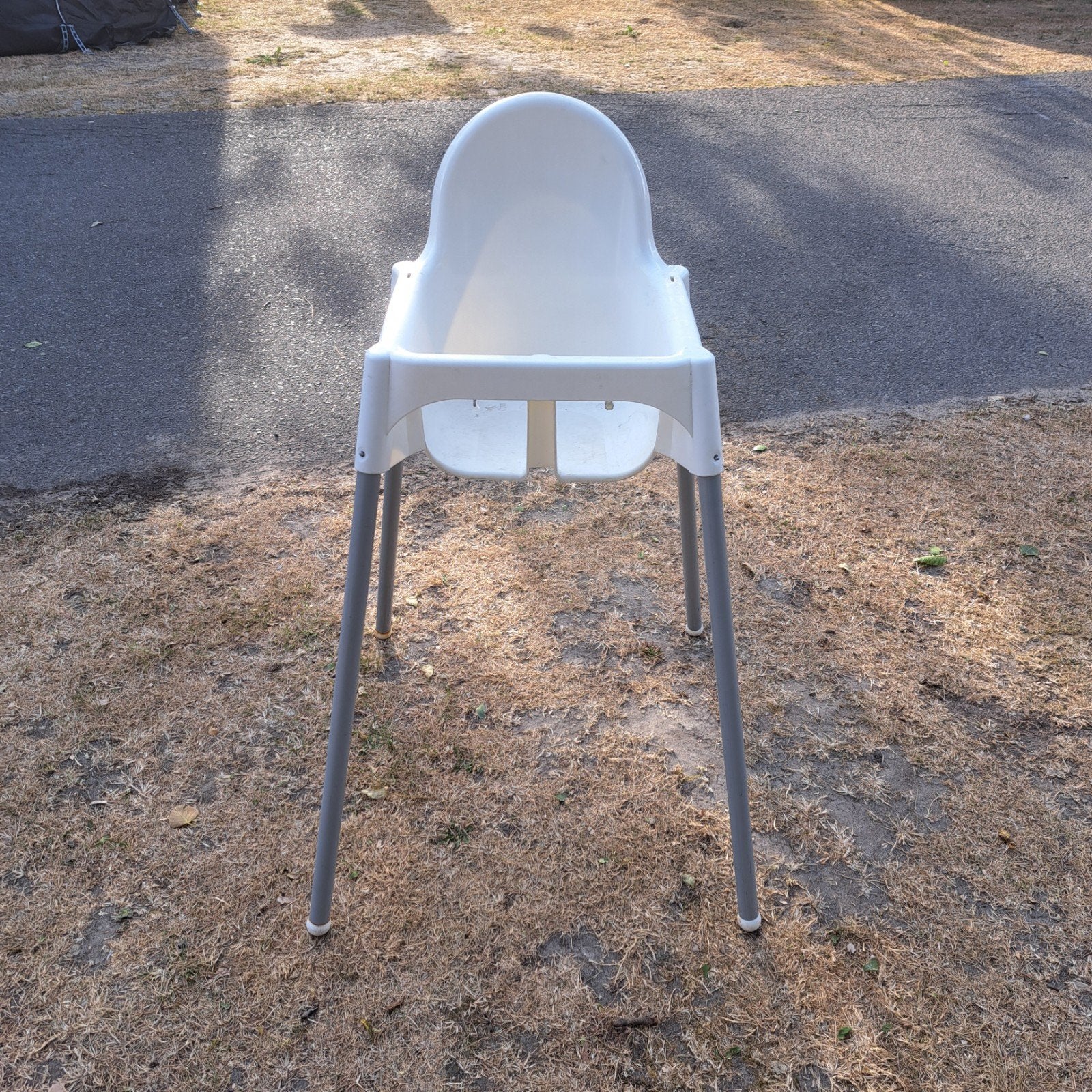 Witte kinderstoel met grijze poten, Kinderen en Baby's, Kinderstoelen, Ophalen, Gebruikt, Overige typen