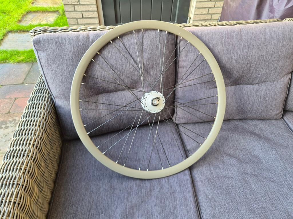 Voorwiel met naafdynamo (Gazelle Esprit), Ophalen of Verzenden, Stadsfiets, Wiel