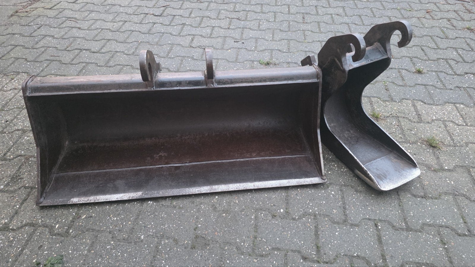 Slotenbak en banaanbak  (graafbakkenset)  CW5, Ophalen, Gebruikt