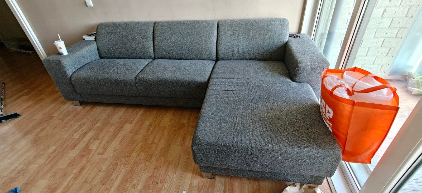 Grijze hoekbank met lichte schade door kat, 250 tot 300 cm, Gebruikt, 100 tot 125 cm, Hoekbank