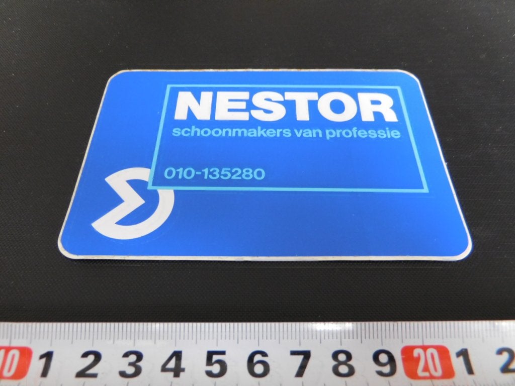 sticker NESTOR schoonmakers van professie 010-135280, Ophalen, Zo goed als nieuw
