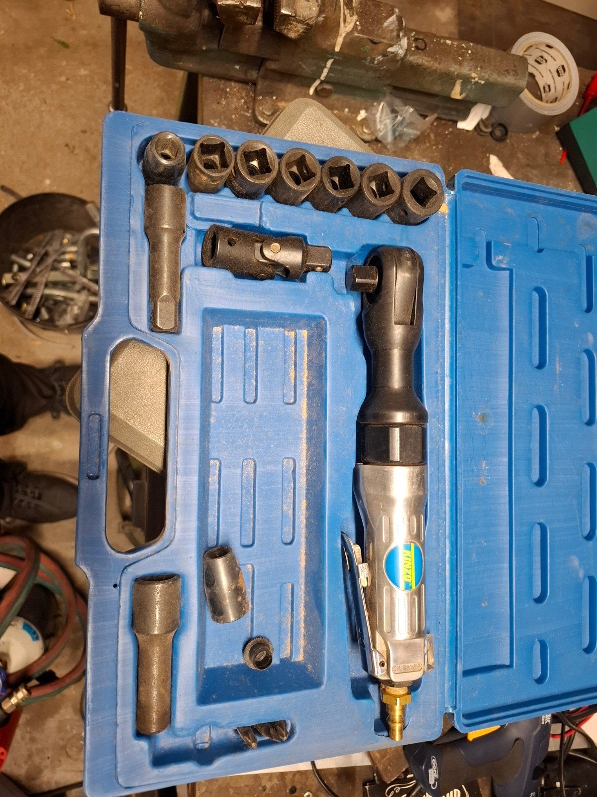Luchtratelset met doppen, Ophalen of Verzenden, Gebruikt, Sleutel/ratel, Overige merken